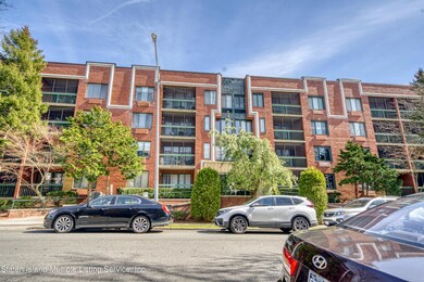 Whispering Woods At Latourette unit 4B, Staten Island, NY 10314 - photo 2