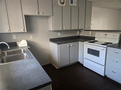 512 First St unit 4, College Station, TX 77840 - photo 2