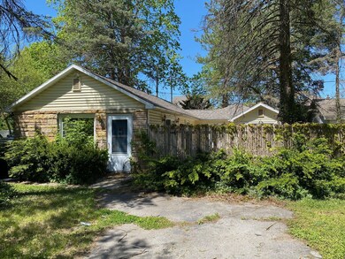 531 Broadway St, Niles, MI 49120 - photo 2