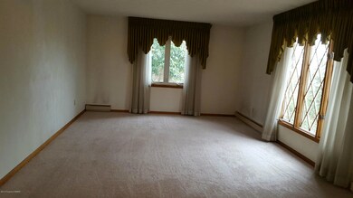 548 W Foothills Dr, Drums, PA 18222 - photo 2