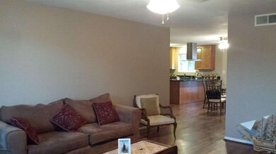 COZY FAMILY ROOM