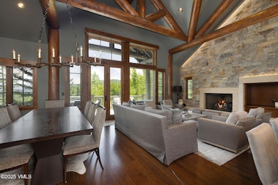 2505_1246_bachelor_ridge_rd_interior_liv