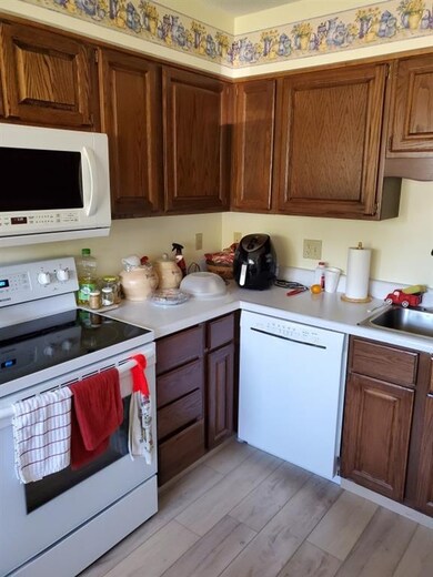 303 W 10th St, Auburn, IN 46706 - photo 4