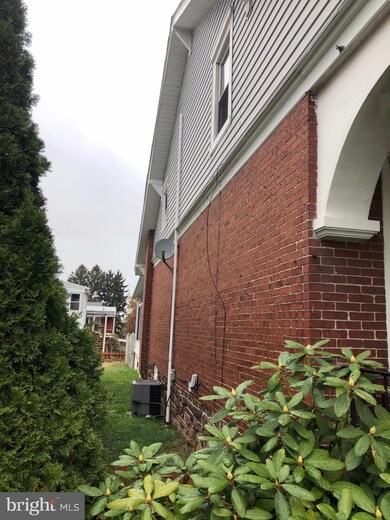 33 W Broad St, Reading, PA 19607 - photo 5