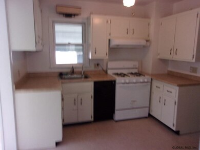 135 Benson St, Albany, NY 12206 - photo 5