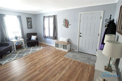 Spacious Living rm