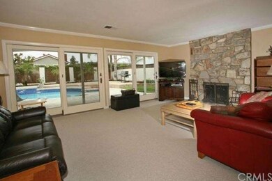 Living Room with fireplace