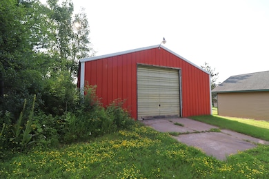 814 N 8th Ave W, Washburn, WI 54891 - photo 5