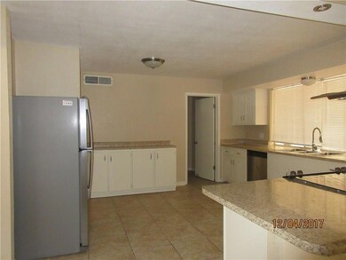 10608 Causeway Dr, El Paso, TX 79935 - photo 4