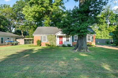 435 Fairfield Cir, Memphis, TN 38117 - photo 2