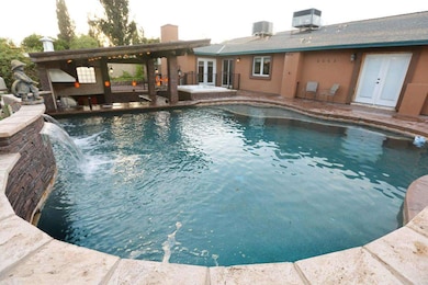 Perimeeter Freeform Pebble Sheen Pool