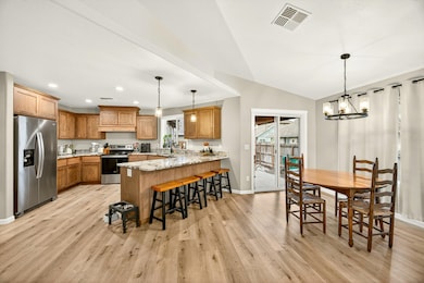 1870 SW Mistybrook Dr, Grants Pass, OR 97527 - photo 3