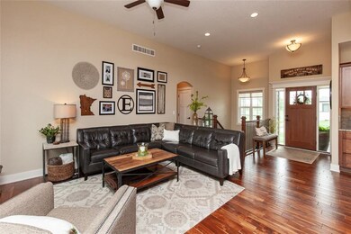 7904 NW 95th St, Johnston, IA 50131 - photo 4