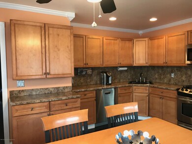 kitchen2.jpg