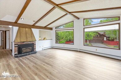 12-Living Room_IMG_7310