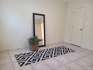 1316 Acme Ln unit B, Edinburg, TX 78541 - photo 6
