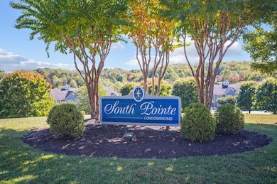 305 S Pointe Shore Dr unit 202, Moneta, VA 24121 - photo 2