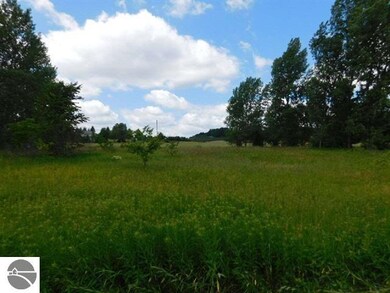 7230 E Harrys Rd, Traverse City, MI 49684 - photo 5