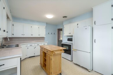 Ferdon_Ave_2525_Kalamazoo_49008-9
