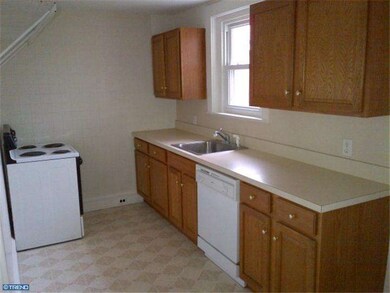 835 W 3rd St, Lansdale, PA 19446 - photo 2