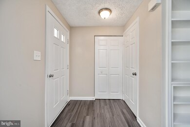 3608 Wharf Ln, Triangle, VA 22172 - photo 5