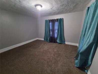 SPACIOUS MASTER BEDROOM