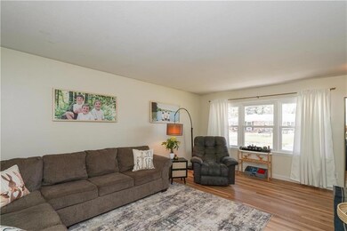 1211 E 13th St S, Newton, IA 50208 - photo 5