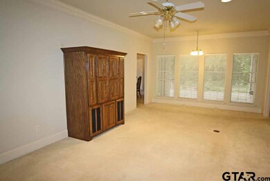 5604 Hollybrook Dr, Tyler, TX 75703 - photo 4