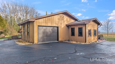 E4040 Michigan 35, Bark River, MI 49807 - photo 5