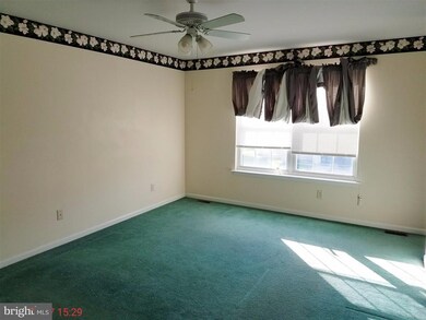 195 Chestnut Dr, Elkton, MD 21921 - photo 2