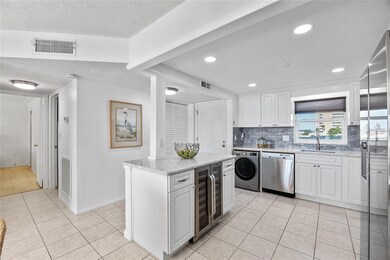 4775 Cove Cir unit 203, Saint Petersburg, FL 33708 - photo 6