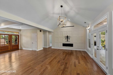 Gas fireplace on feature wall