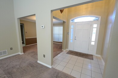 Entry/Dining