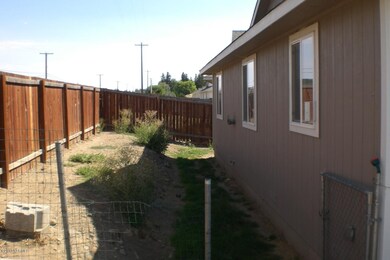 Annie Pl Vacant 004