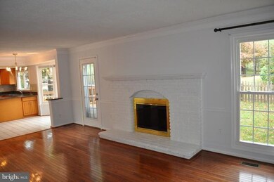 12655 Lloydminster Dr, North Potomac, MD 20878 - photo 4