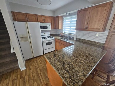 38044 Mallast St, Harrison Township, MI 48045 - photo 4