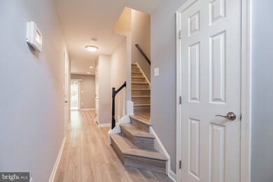 9221 Lorton Valley Rd, Lorton, VA 22079 - photo 2