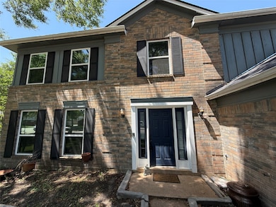 3923 Spring Crest Ct, Pearland, TX 77584 - photo 2