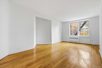 60-11 Broadway unit 4N, Woodside, NY 11377 - photo 2