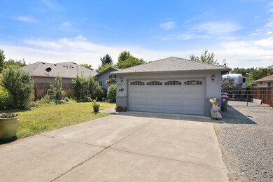 1231 N Modoc Ave, Medford, OR 97504 - photo 2