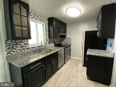 41 Dufief Ct, North Potomac, MD 20878 - photo 2