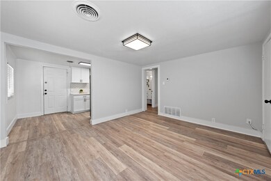 707 Hackberry St, Copperas Cove, TX 76522 - photo 5