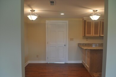 Dine-in Kitchen