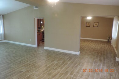 930 E Desert Ave 076