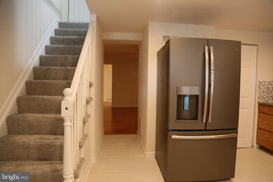 815 Seckel Ct, Halethorpe, MD 21227 - photo 2