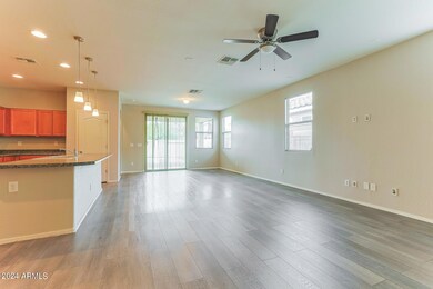 002-photo-living-room-13444511