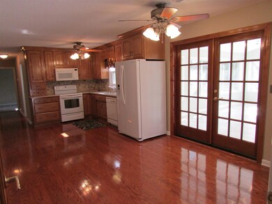 529 Gilley Cir, Manchester, TN 37355 - photo 5