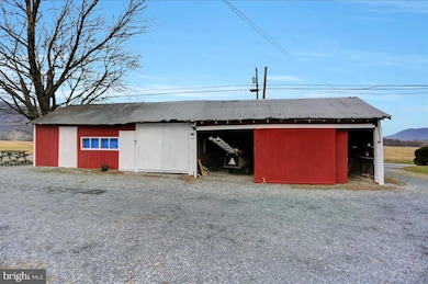 13398 Dickeys Rd, Mercersburg, PA 17236 - photo 7