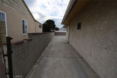 12821 Clovis Ave, Los Angeles, CA 90059 - photo 6