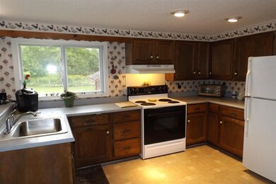 201 Windcrest Rd, North Clarendon, VT 05759 - photo 7